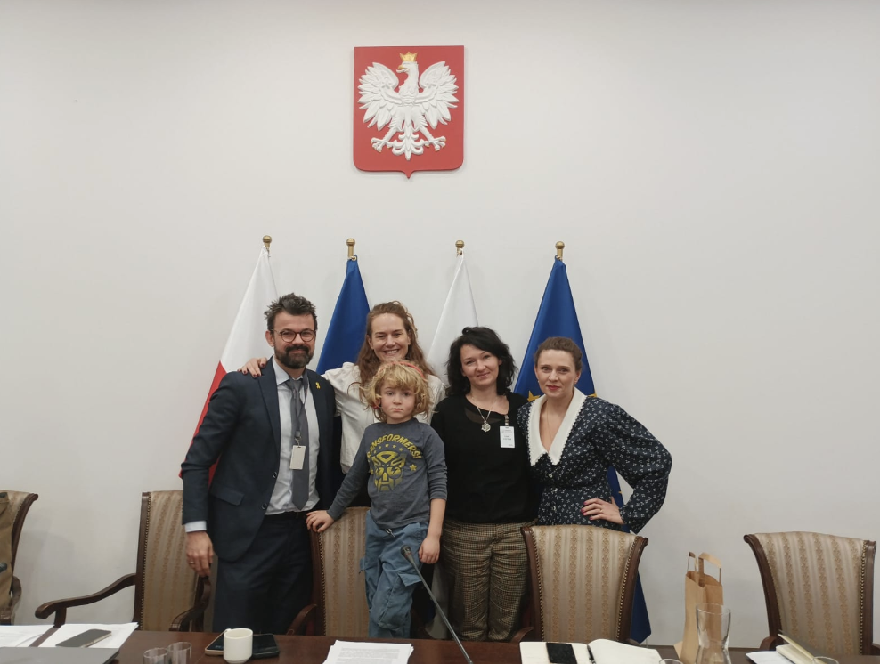 Na zdjęciu od lewej: Marcin Mrowicki (Zastępca Dyrektora Departamentu Prawa Karnego, Ministerstwo Sprawiedliwości), Maria Ejchart (Podsekretarz Stanu, Ministerstwo Sprawiedliwości), Lew Rubenfeld, Lena Rubenfeld, dr hab. Aleksandra Gliszczyńska-Grabias (Instytut Nauk Prawnych Polskiej Akademii Nauk).